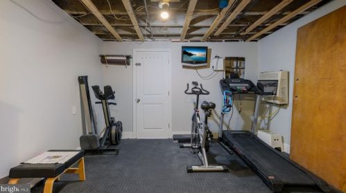 2440 Lawrence St, Philadelphia PA 19120-2807 exterior