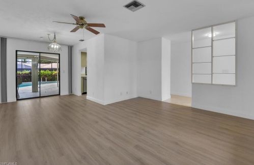 223 Bay Mdw Dr, Naples FL 34113-8301 exterior