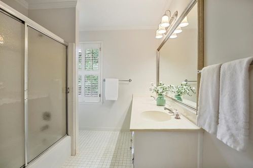 265 Brackenwood Cir, Atlanta GA exterior