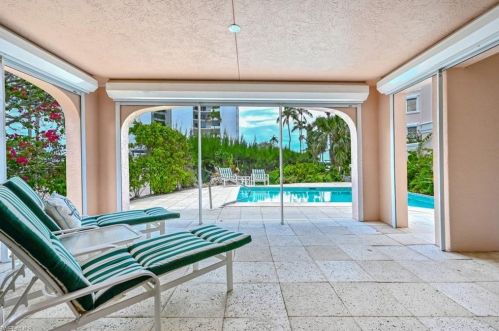 30 Casa Mar Ln, Naples FL 34103-3685 exterior