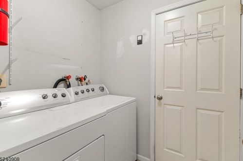 62 Goldfinch Dr, Hackettstown NJ 07840-3008 exterior