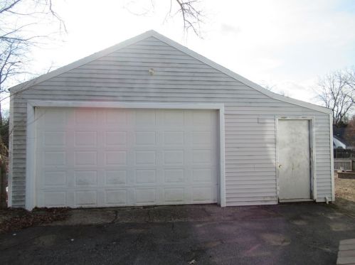 57 Surrey Rd, Springfield MA 01118-1143 exterior