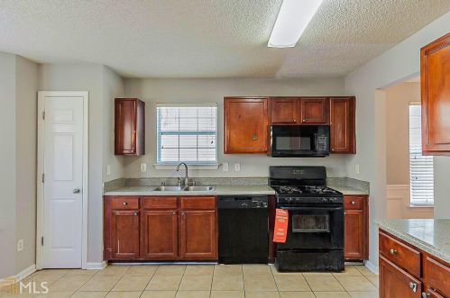 365 Espana St, Atlanta, GA 30349-4877