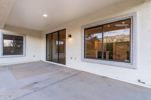 15595 Lago Del Oro Pkwy, Tucson AZ 85739-9568 exterior