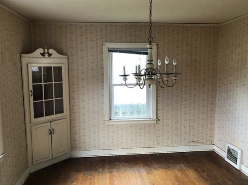 10615 Springfield Ave, Chicago IL 60655-3830 exterior