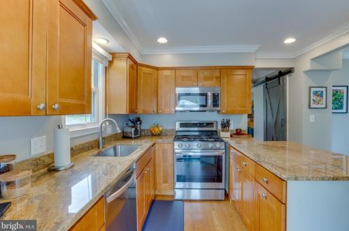 2813 Memorial St, Alexandria VA  22306-1743 exterior