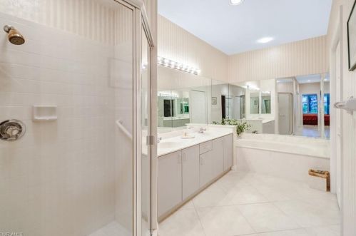 4870 Boulevard Ct, Naples FL 34103-3046 exterior