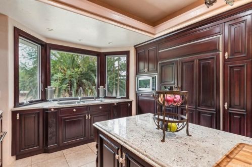 38325 De Portola Rd, Temecula CA 92592-8984 exterior