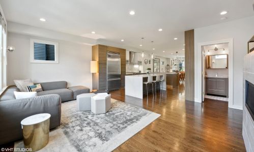 1321 Nelson St, Chicago IL 60657-3103 exterior