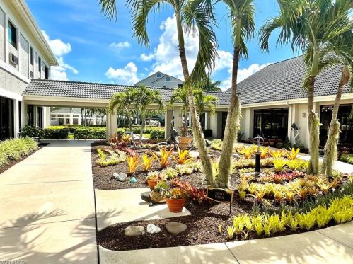 900 Arbor Lake Dr, Naples FL 34110-8695 exterior