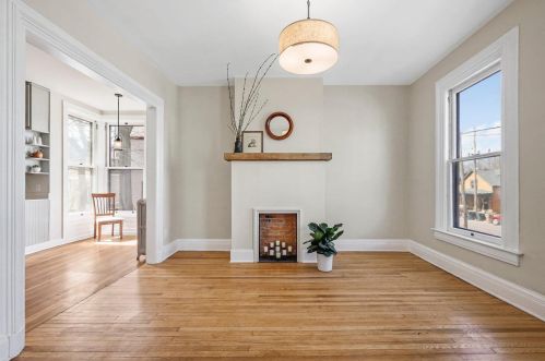 945 Jenifer St, Madison WI  53703-3521 exterior