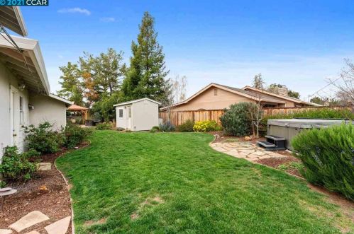 4075 Nulty Dr, Concord CA 94521-1810 exterior