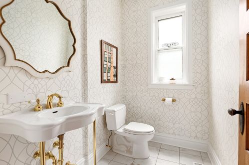 2818 Albany Ave, Chicago IL 60618-7605 exterior