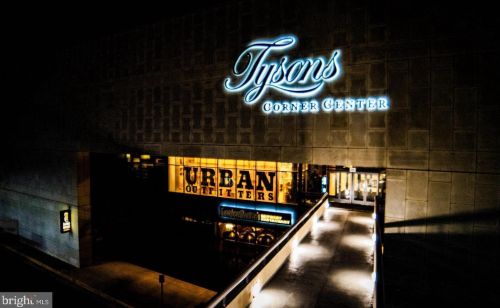 1570 Spring Gate Dr, Mc Lean VA  22102-3428 exterior