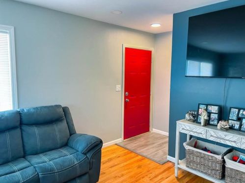 7926 Denver Ave, Milwaukee WI  53223-4940 exterior