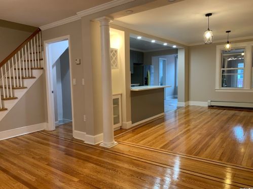 83 Dartmouth St, Valley Stream NY  11581-3215 exterior