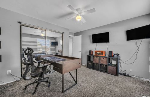 884 Spartan Dr, Sandy UT 84094-1811 exterior