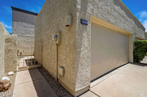 7855 21st Dr, Phoenix, AZ 85021-4906