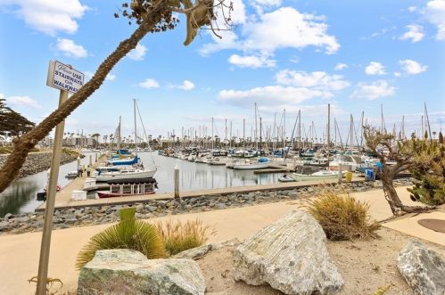 3110 Sunset Ln, Oxnard CA  93035-3945 exterior