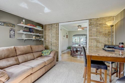 2800 86th St, Milwaukee WI  53222-4724 exterior