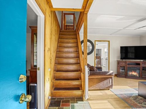 44 New Place St, Wallingford CT  06492-2237 exterior