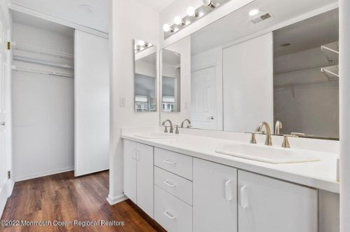 313 Devon St, Lakehurst NJ 08759-4636 exterior