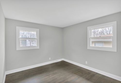 202 Walnut Dr, Saint Charles IL  60174-1540 exterior