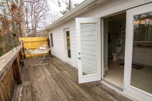 6688 Brandon Ml Rd, Atlanta GA 30328-2031 exterior