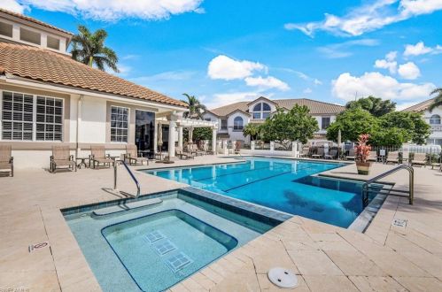 217 Colonade Cir, Naples FL 34103-8724 exterior