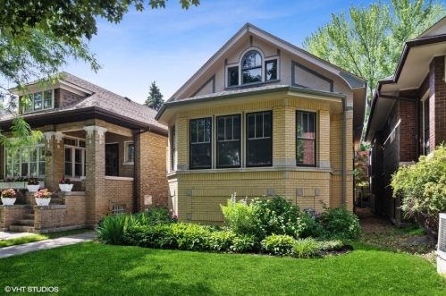 2911 Giddings St, Chicago, IL 60625-3711