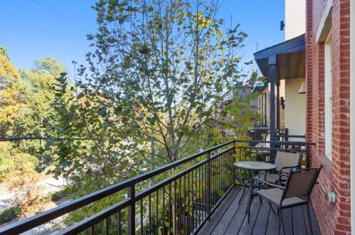 554 Bismark Rd, Atlanta GA 30324-4102 exterior