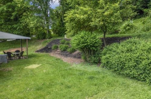 636 Pennwood Dr, Pittsburgh PA 15235-4319 exterior