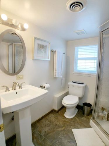 8639 Tripp Ave, Chicago IL 60652-2247 exterior