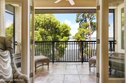 2255 Tropical Trl, Merritt Island FL 32952-4102 exterior