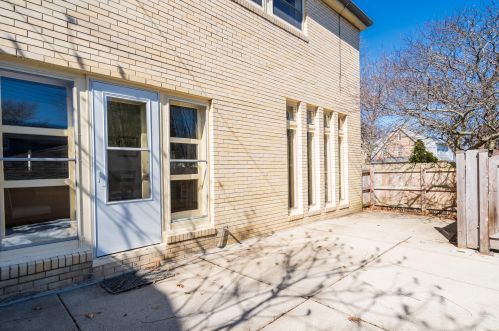 4796 Larkin St, Milwaukee WI 53211-1152 exterior