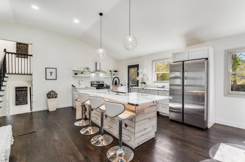 2264 Baker Rd, Atlanta GA 30318-6221 exterior