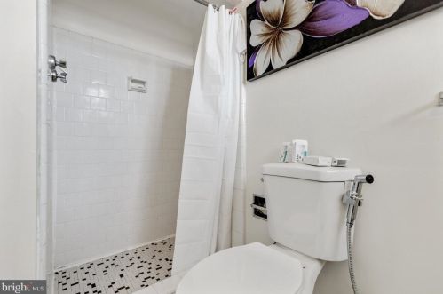 1006 Venice Dr, Silver Spring MD 20904-2065 exterior