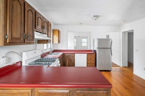 68 Linden St, Brookline MA 02445-7841 exterior