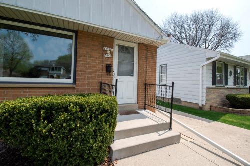 3842 84, Milwaukee WI 53228-1706 exterior