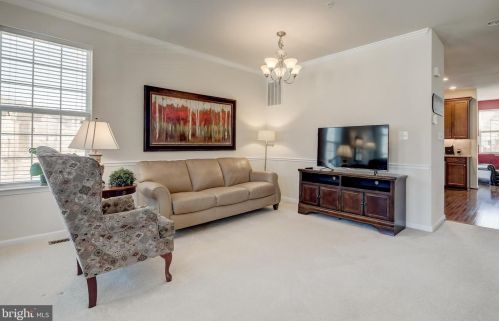 963 Indigo Bunting Ln, Glen Burnie MD 21060-8325 exterior