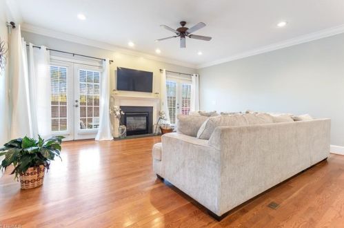 16 Middlefield Ct, Greensboro NC  27455-2257 exterior