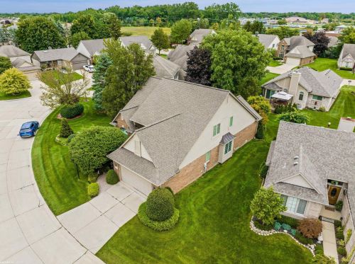 52874 Paint Creek Dr, Macomb Township MI 48042-2961 exterior