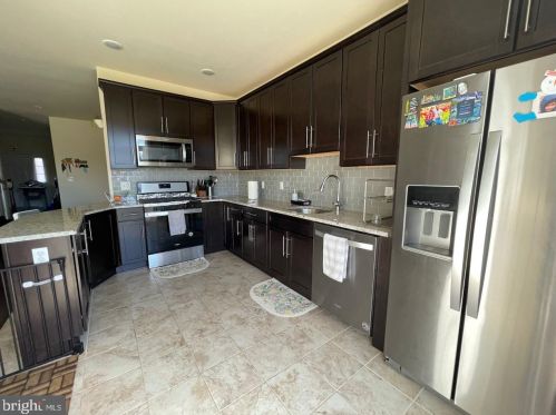 3 Flagger Ln, Trenton NJ  08619-2068 exterior