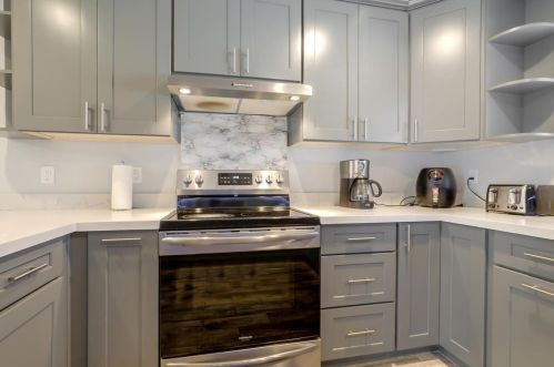 870 Nieves St, Milpitas CA 95035-3352 exterior