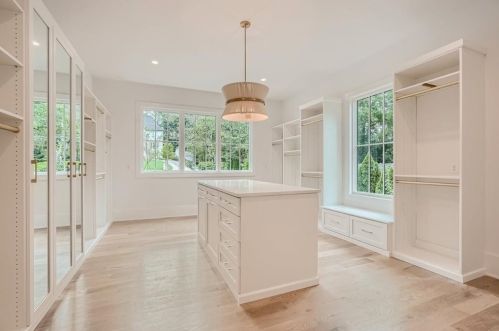 4682 Conway Dr, Atlanta GA 30327-3535 exterior