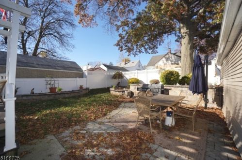 61 Coldevin Rd, Clark NJ  07066-1206 exterior