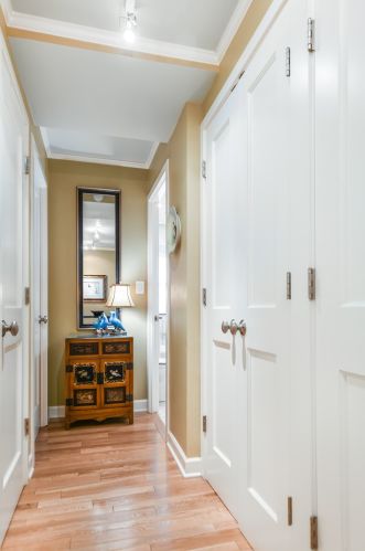 1350 Astor St, Chicago IL  60610-2172 exterior