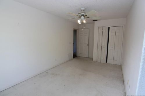 182 Carter Ave, Fort Pierce FL 34983-2901 exterior