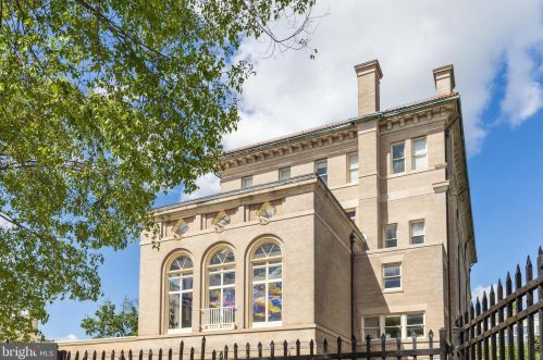 2656 15th St, Washington DC  20009-4604 exterior