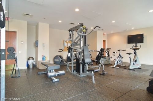 1301 Dearborn St, Chicago IL  60610-6027 exterior